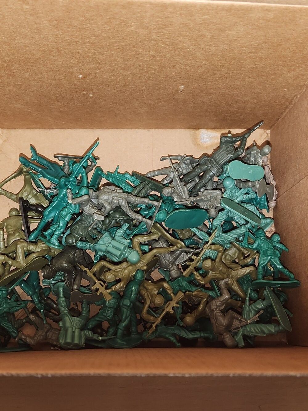 Lot of Vintage Plastic Army soldiers Mixed Sets and colors.